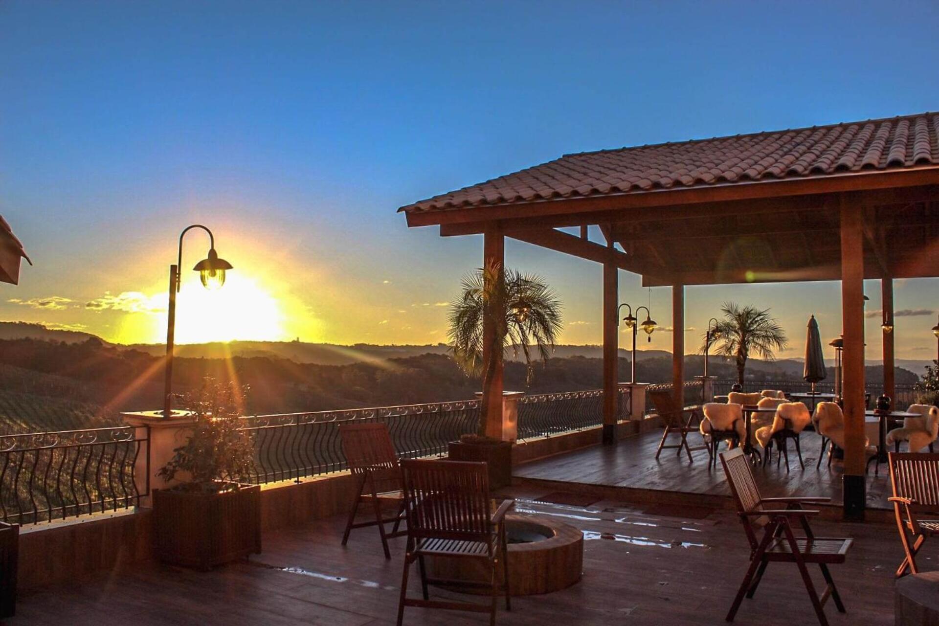 Spa Do Vinho Condominio Vitivinicola Bento Goncalves Exterior photo Sunset at the hotel