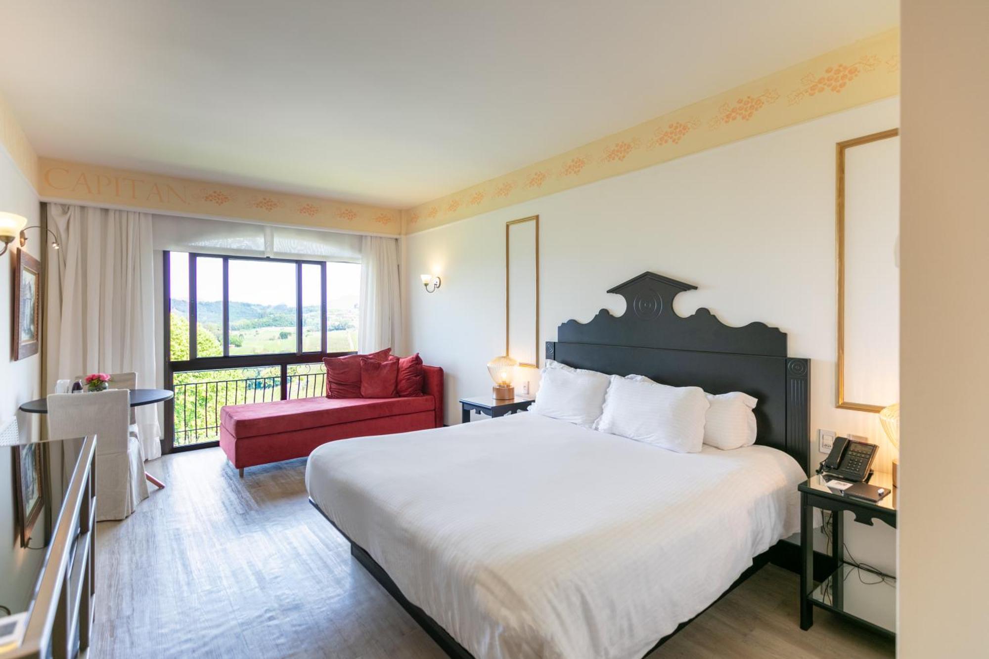 Spa Do Vinho Condominio Vitivinicola Bento Goncalves Exterior photo A room at the Hotel Le Soleil