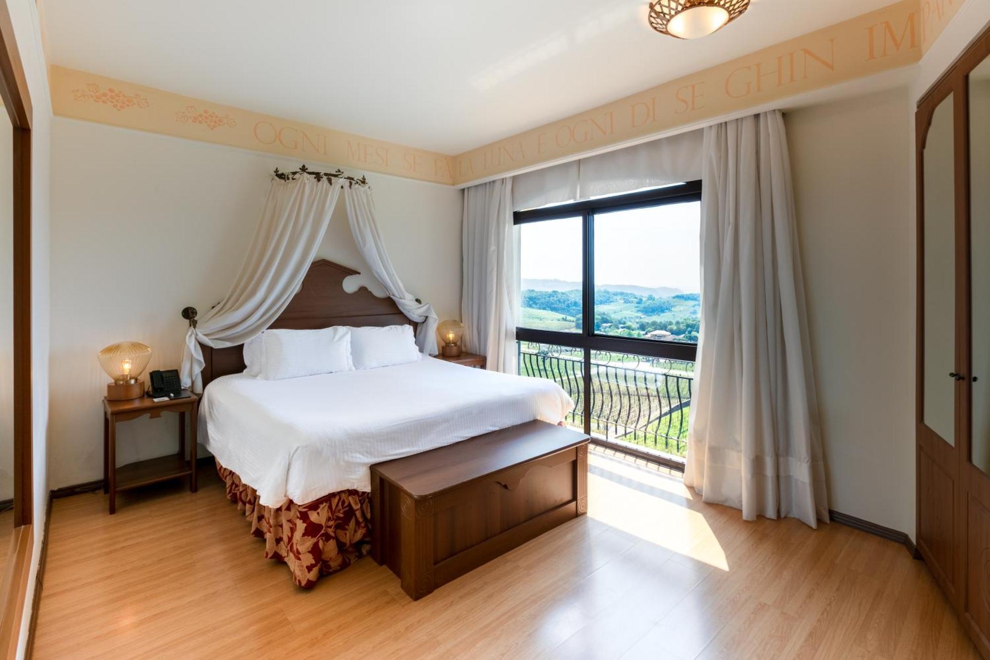 Spa Do Vinho Condominio Vitivinicola Bento Goncalves Exterior photo A bedroom at the hotel