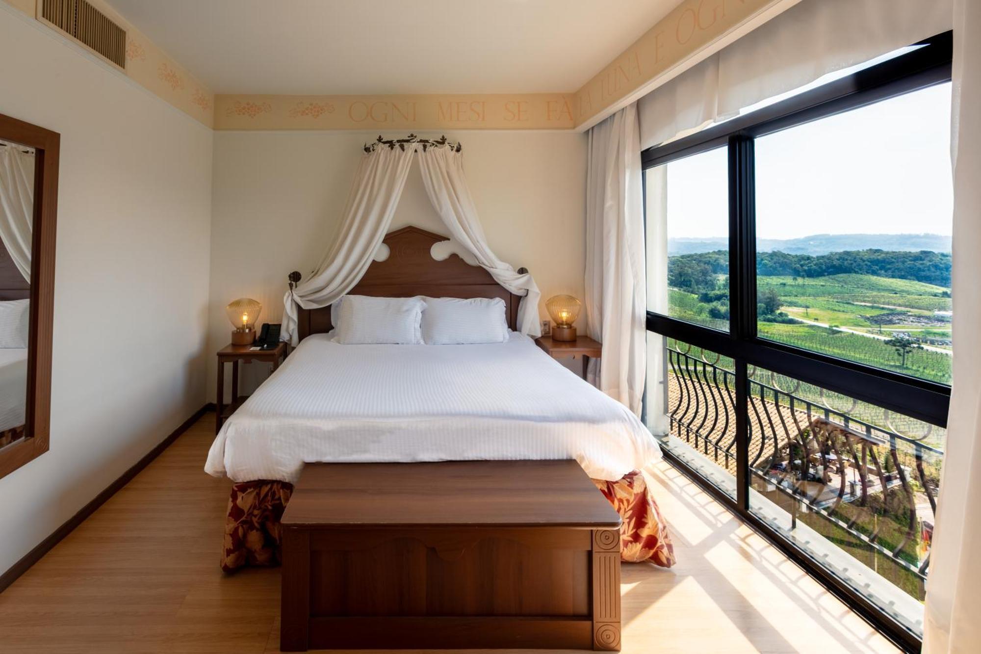 Spa Do Vinho Condominio Vitivinicola Bento Goncalves Exterior photo A bedroom at the hotel
