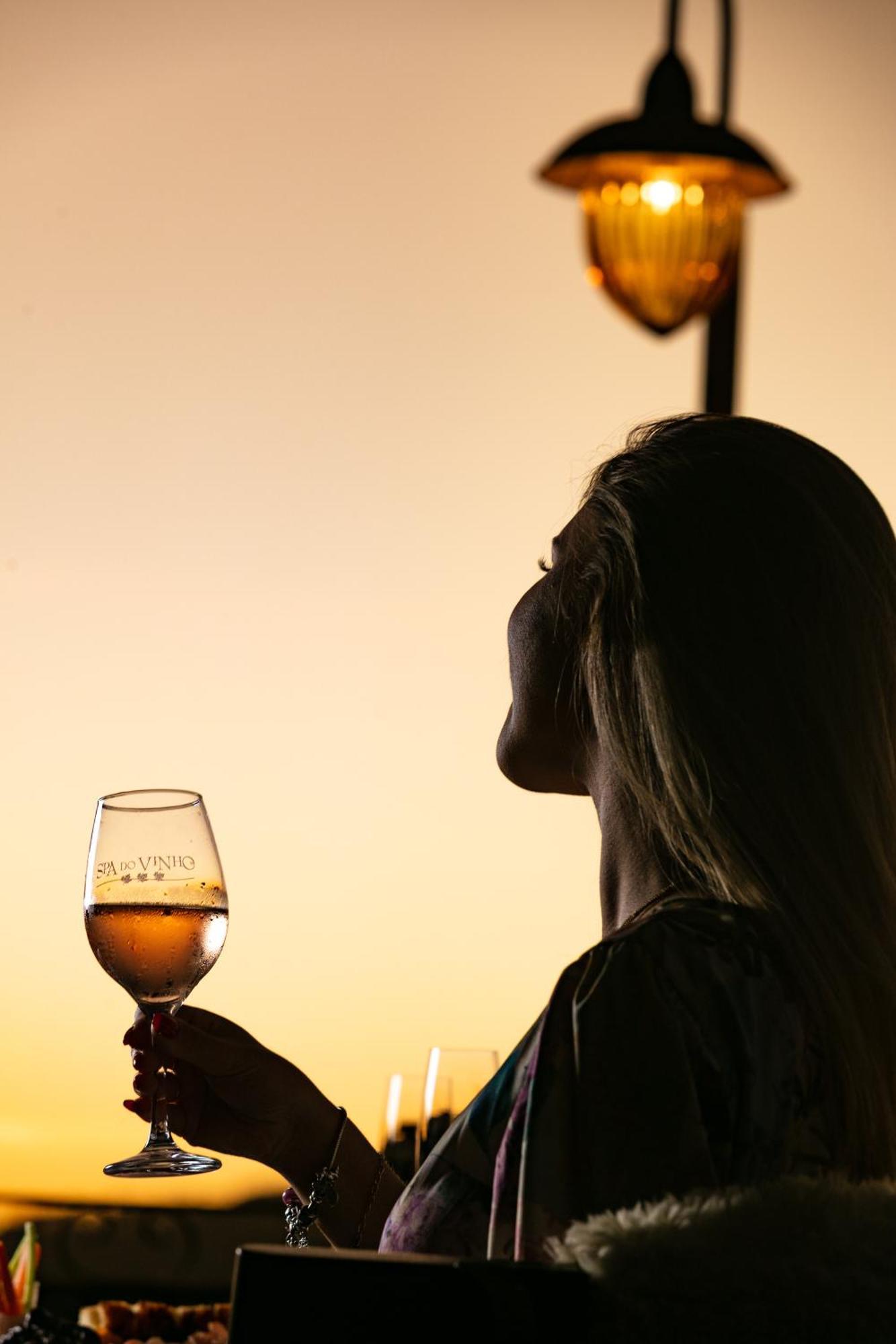 Spa Do Vinho Condominio Vitivinicola Bento Goncalves Exterior photo A glass of sherry