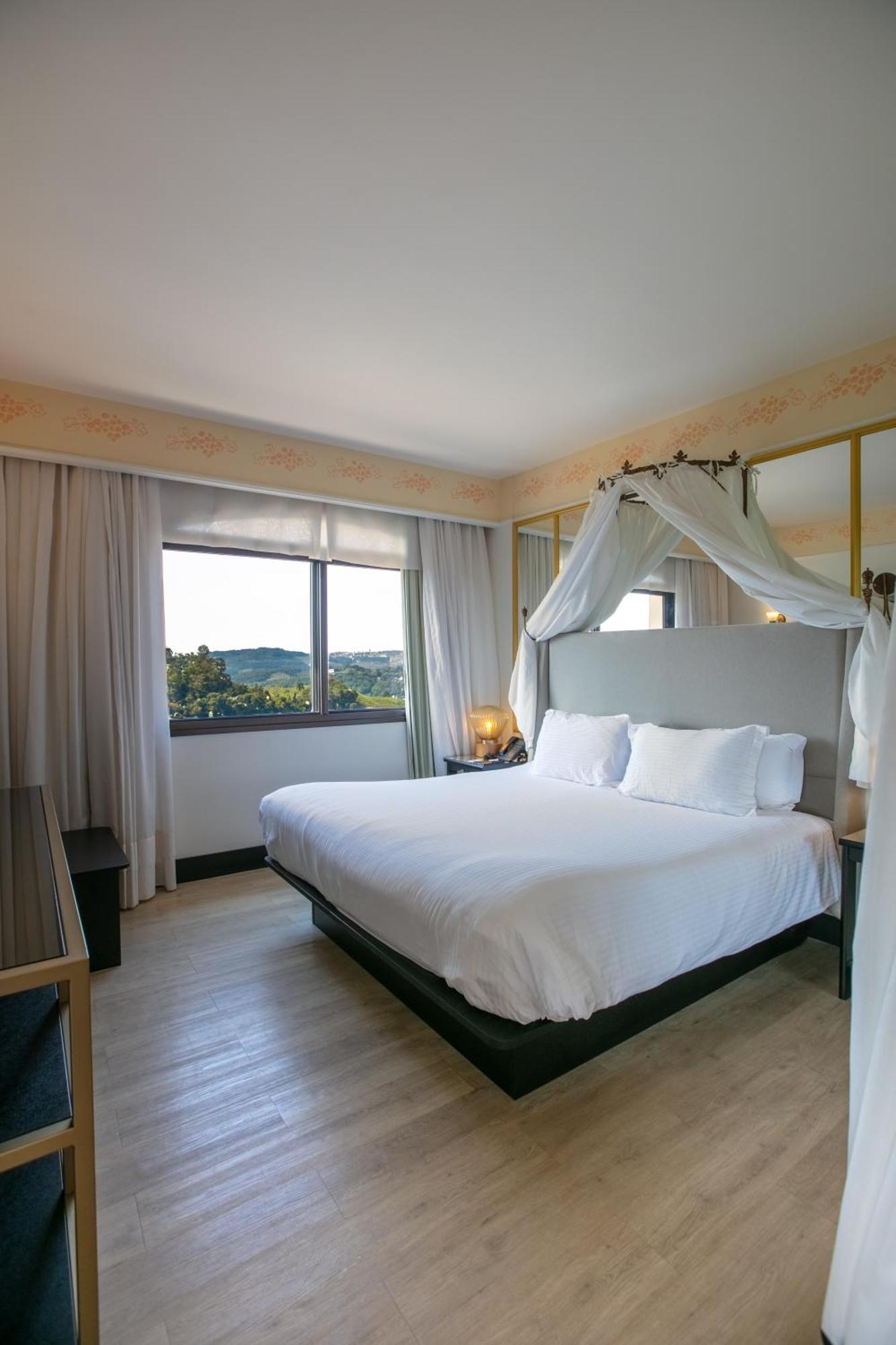 Spa Do Vinho Condominio Vitivinicola Bento Goncalves Exterior photo A room at the hotel